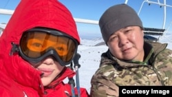 Эрлан Батыралиев кызы менен