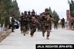 Owganystanyň Hyratdaky ýörite güýçleri Badgis welaýatyna ugramaga taýýarlanýarlar. Owganystan, 2021-nji ýylyň 26-njy fewraly.