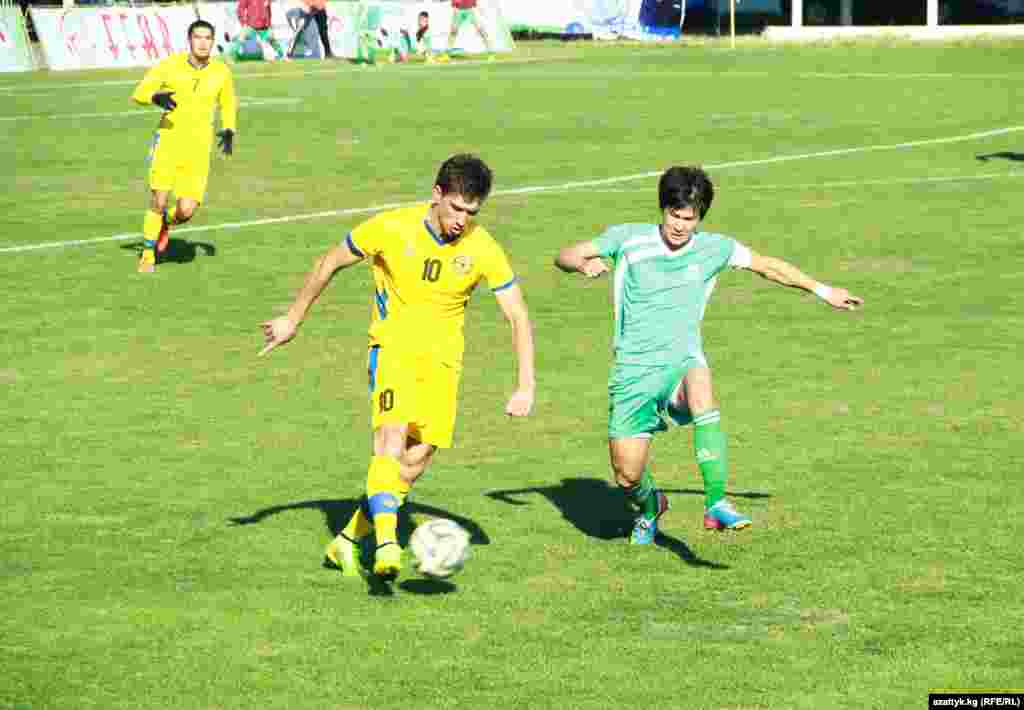 Оюндагы голдор "Дордой" тараптан Мирлан Мурзаев менен Калимуллага жана "Абдыш-Атадан" Фархад Мусабековго таандык. 