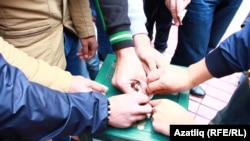 Сәдака салучылар