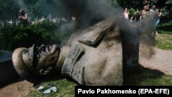 Знесений у Харкові бюст маршалу СРСР Георгію Жукову