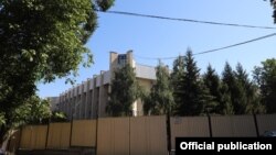 Здание ГКНБ.