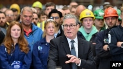 Premierul britanic Keir Starmer ține un discurs în timpul unei vizite la o fabrica BAE Systems din Scoția. 2 iunie 2025. 