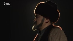 Таксисты и грузчики. Кем приходится работать артистам театра из-за низкой зарплаты