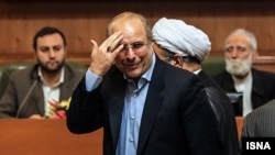 اگر آقای قالیباف بخواهد طی مدت چهار سال در آمد ملی ایران را دو برابر و نیم بکند، نرخ رشد تولید ناخالص داخلی باید به حدود ۲۵ درصد در سال برسد،