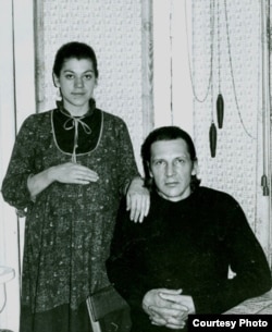 Татьяна Ковалькова и Олег Охапкин. Ленинград, 1989. Фото Александра Завьялова.