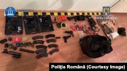 Pe 26 februarie 2025, anchetatorii au descins acasă la Horațiu Potra, de unde au confiscat zeci de arme letale și mii de gloanțe și proiectile. Ulterior, Horațiu Potra a plecat din România și nu s-a mai întors.