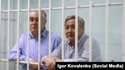 Омурбек Текебаев и Дуйшенкул Чотонов.