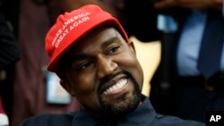 West a fost de la bun început un susținător al lui Trump. La cina pe care au avut-o recent, Trump l-ar fi sfătuit să nu candideze la președinție în 2024.