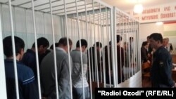 Ин ҳашт нафарро моҳи октябри соли гузашта барои пайравӣ ба гурӯҳи ба ном "Давлати исломӣ" дар Қубодиён ба зиндон маҳкум карданд.