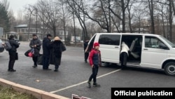 Эвакуированные из Казахстана граждане. Фото распространено МИД. 