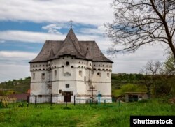 Церква-фортеця у Стуківцях