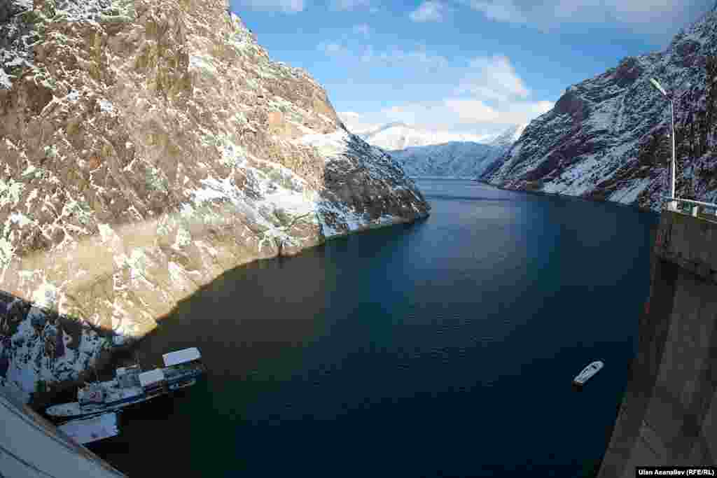 Полная емкость Токтогульского водохранилища составляет 19,5 км&sup3;, полезная &mdash; 14 км&sup3;