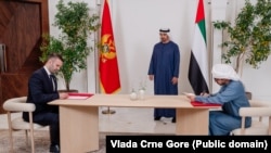 Premijer Crne Gore Milojko Spajić, predsjednik UAE šeik Mohamed bin Zayed Al Nahyan i premijer UAE Abdullah Bin Zayed Al Nahya