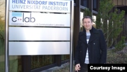 În perioada doctoratului, pe care Ion l-a făcut în Germania.
