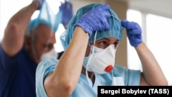 Медики Химкинской больницы, Московская область, Россия. Май, 2020 г.