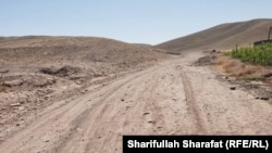 د ارزګان ولایت یو سړک - تصویر له ارشیفه 