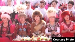 Кытайлык кыргыз, акын жана тележурналист Нурмамбет Oсмон уулунун Какшаалда өткөн сармерденден жиберген сүрөтү 