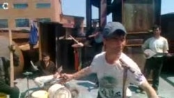 "Даңгеселердин" Каримовго белеги