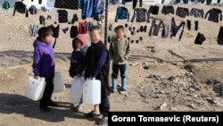 Дети в сирийском лагере