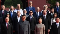 Foștii premieri români Adrian Năstase și Viorica Dăncila, la parada militară de la Beijing