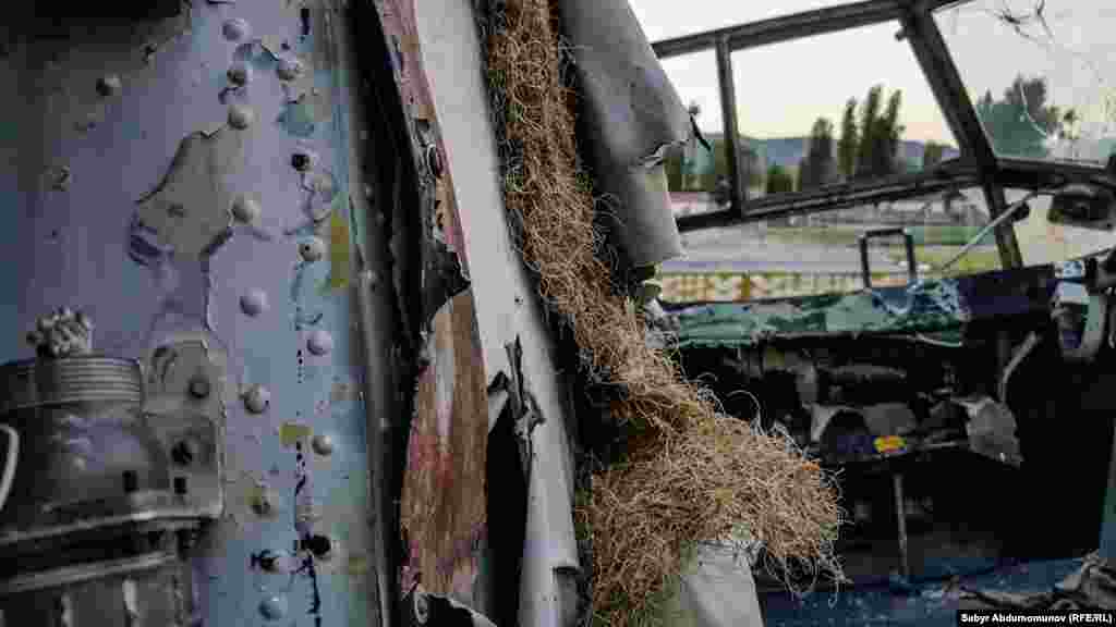 2013-жылдын апрелинде "Скай Бишкектин" 33-орундуу швециялык СААБ&ndash;340А учагы 16 жылдан соң жарым сааттык Жалал-Абад&mdash;Казарман каттамын аткарган. Жадыбал боюнча, ал рейс жумасына үч жолу учуп турмак. Иш жүзүндө, айына эки ирет каттап турду. Бирок бир тарапка жол кире 2000 сомдон ашуун болгонуна байланыштуу ал рейс көпкө чейин учкан жок.