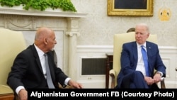 Președintele american, Joe Biden, într-o întâlnire cu omologul său afgan, Ashraf Ghani, la Casa Albă, 25 iunie 2021.
