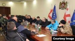 ნიკა ტყემალაძე ადგილობრივი ხელისუფლების წევრებს ხვდება