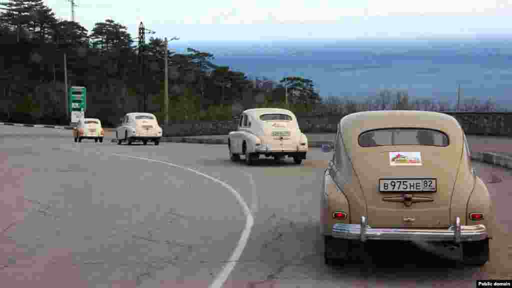 "Победа" машиналары Кырымнан Европага чыгып китте