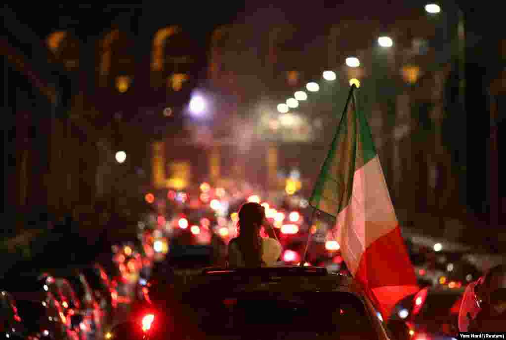 Рим шаары жеңишти майрамдоодо.