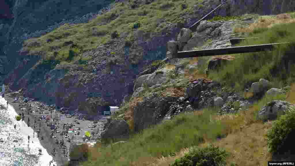 Soqaq yanında - boru, ondan Balıqlava ocağından nasıldır şingenlik aqa