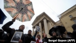 Жоғалған оппозициялық саясаткерлерді еске алу акциясы. Минск, 7 қараша 2016 жыл
.
