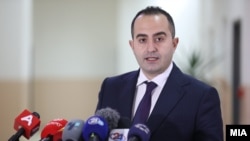 Јетон Шаќири, министер за образование и наука