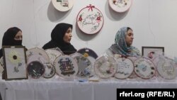 شماری از زنان تجارت‌پیشه در هرات