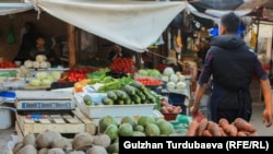 Один из рынков Кыргызстана. Иллюстративное фото. 