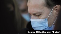 Negocierile pentru formarea guvernului PSD-PNL sunt blocate de insistența lui Florin Cîțu de a fi premier. Criza politică durează de peste o lună și jumătate. Este așteptată intervenția președintelui Klaus Iohannis.