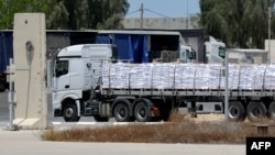 Një kamion me ndihma duke hyrë në Rripin e Gazës, më 20 maj 2025.