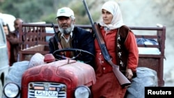 Siriýanyň Ýamadi obasyndaky ýaragly türkmenler. 24-nji noýabr, 2015 ý.