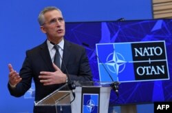 د ناټو مشر ستولتنبرګ د فبرورۍ پر ۲۴مه په خپلو خبرو کې پر اوکراین د روسیې د حملې غندنه وکړه