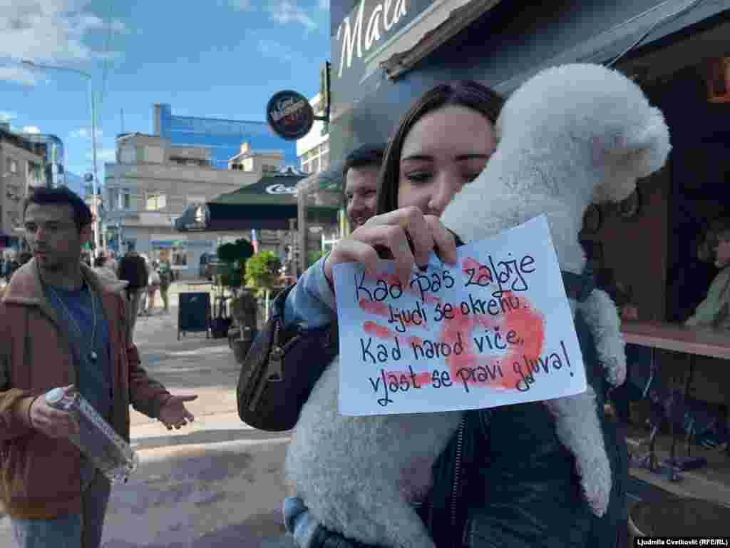 Na protestu studenata bili su prisutni i pojedini kućni ljubimci. 