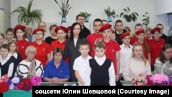 Юлия Шевцова на открытии "Парт героя" в Игмасской школе