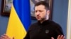 Președintele ucrainean Volodimir Zelenski într-o discuție cu jurnaliștii la Kiev, pe 19 februarie.