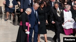 Președintele american, Donald Trump, și prima doamnă Melania Trump, la Vatican, 26 aprilie 2025.