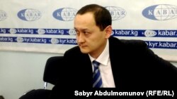 Нурбек Деңиш Улуттук банктын төрагасынын орун басары болуп 2014-жылдан бери иштеп жаткан. 