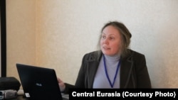 Орталықазиялық мигранттарға құқықтық көмек көрсететін "Тонг Жахони" ұйымының жетекшісі Валентина Чупик.