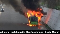 Тошкентда "Мерседес" автобусларининг ёниши ҳолатлари кўпайиб бормоқда.