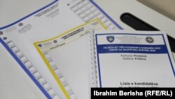 Nga një qendër votimi në Prishtinë.