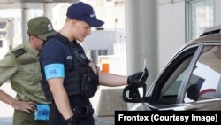 Pripadnici Frontex-a 