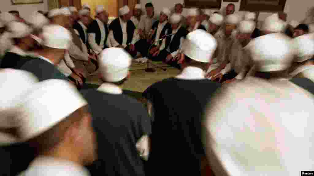 Босния-Герцеговина. Танец суфистов