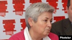 Грануш Харатян во время пресс-конференции (архивная фотография)